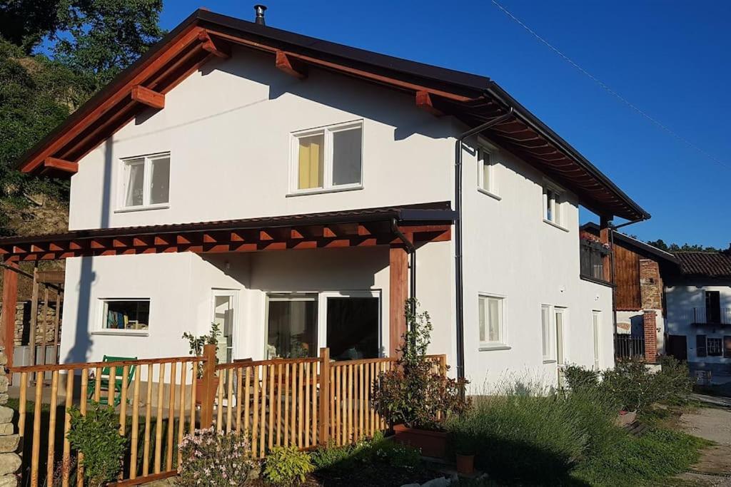 Casa Vacanza Mattirolo - Castagneto Po Eksteriør billede